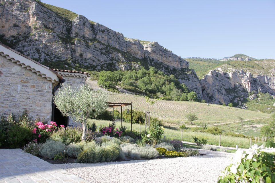 Jardin naturel de gite en haute provence, près de Sisteron et Gap