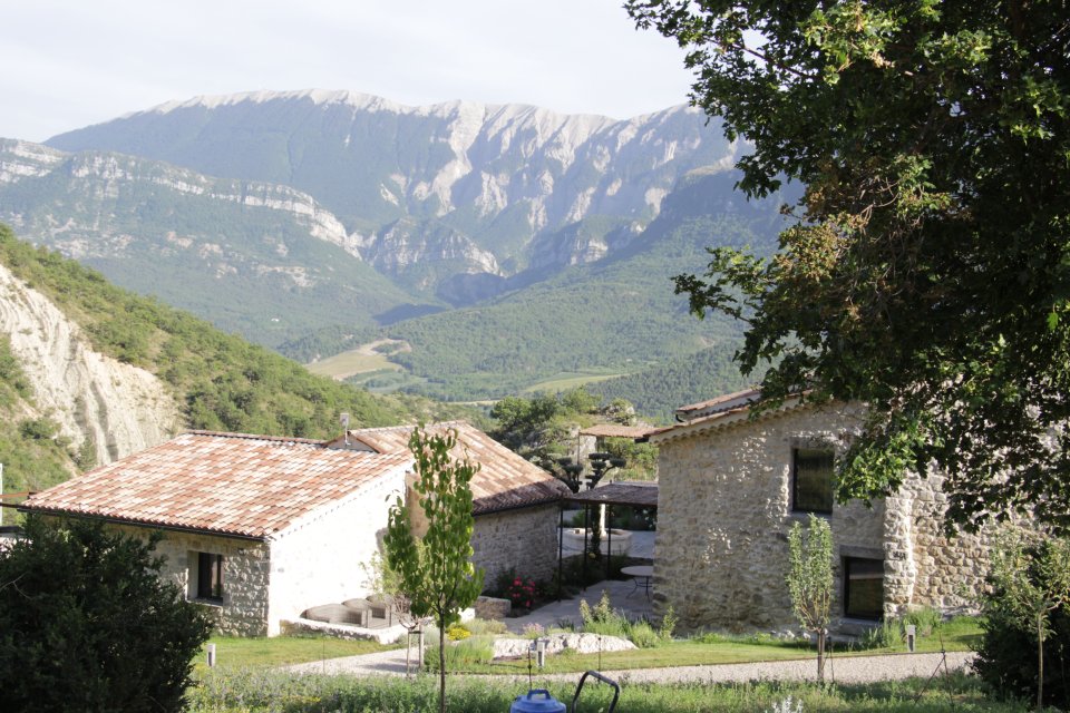 Jardin naturel de gite en haute provence, près de Sisteron